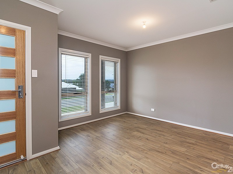 4 Carlson Street, Mount Barker SA 5251