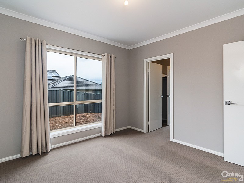 4 Carlson Street, Mount Barker SA 5251