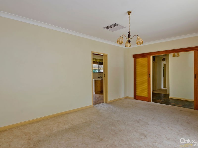 28 Sargent Parade, Bellevue Heights SA 5050