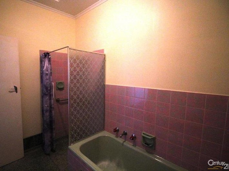 49 Fourth Avenue, Woodville Gardens SA 5012
