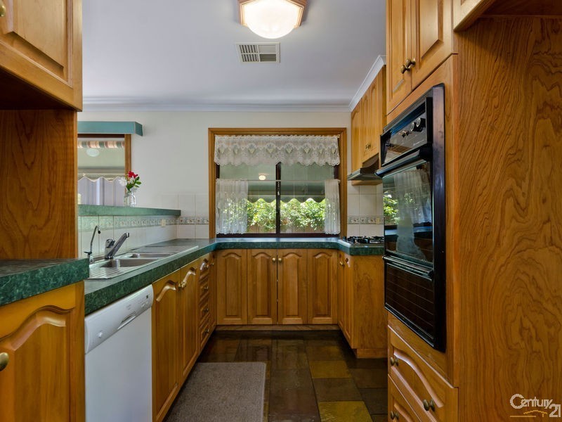 5 Robin Court, Flagstaff Hill SA 5159