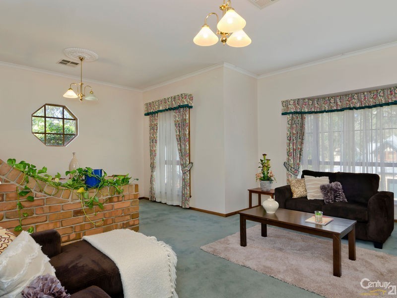 5 Robin Court, Flagstaff Hill SA 5159