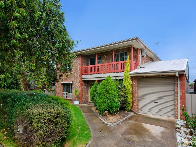 16 Naldera Crescent, Seacliff Park SA 5049