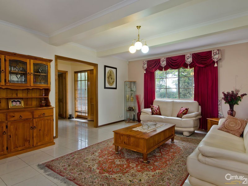 16 Naldera Crescent, Seacliff Park SA 5049