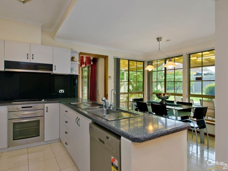 16 Naldera Crescent, Seacliff Park SA 5049