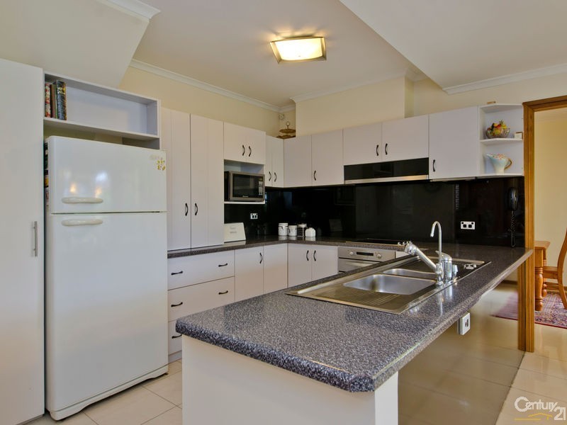 16 Naldera Crescent, Seacliff Park SA 5049