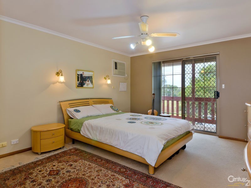 16 Naldera Crescent, Seacliff Park SA 5049