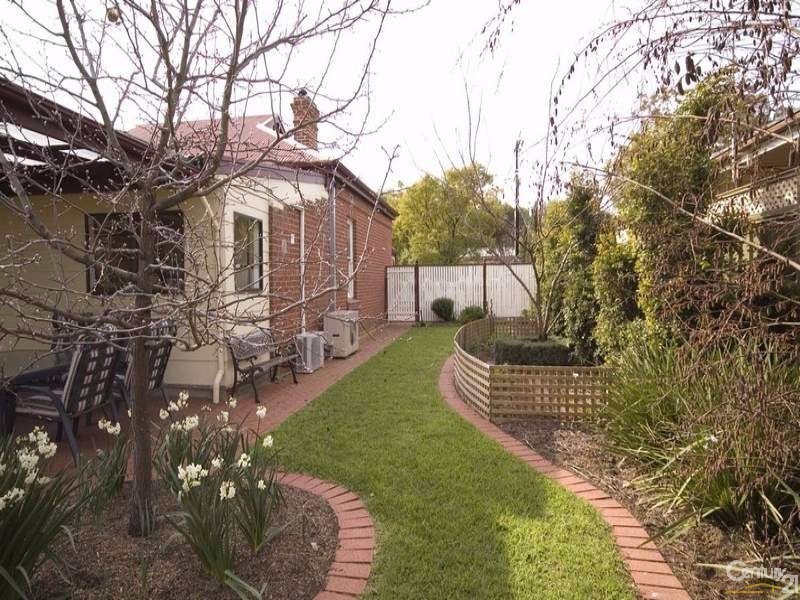 2 Hill Avenue, Cumberland Park SA 5041