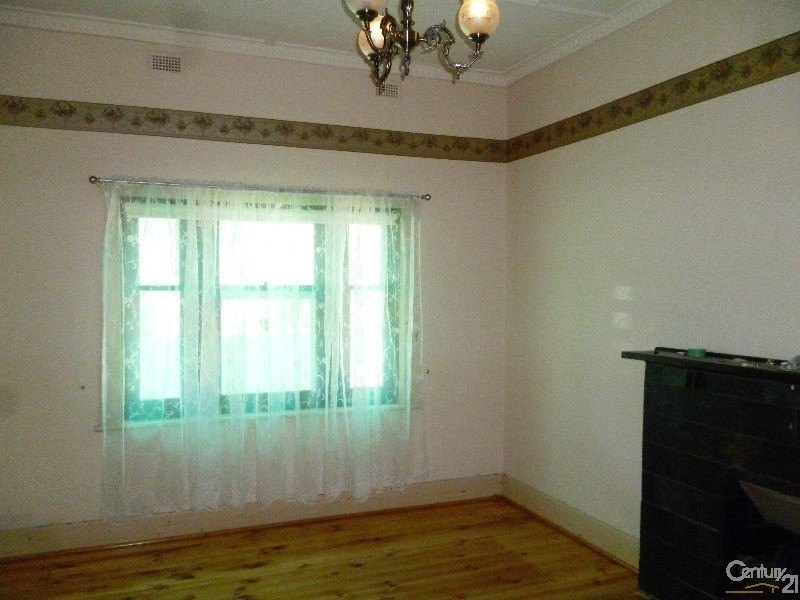 2 Laught Avenue, Black Forest SA 5035