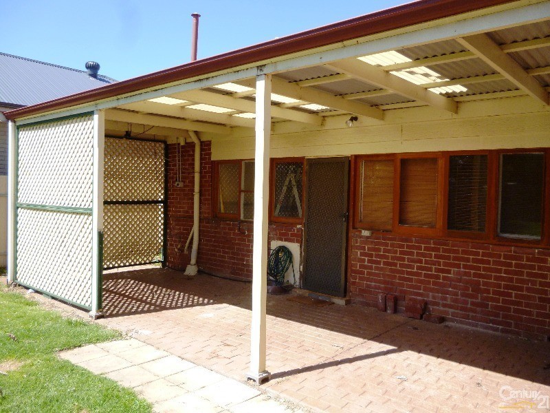 2 Laught Avenue, Black Forest SA 5035