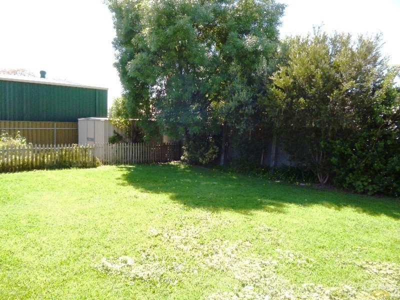 2 Laught Avenue, Black Forest SA 5035