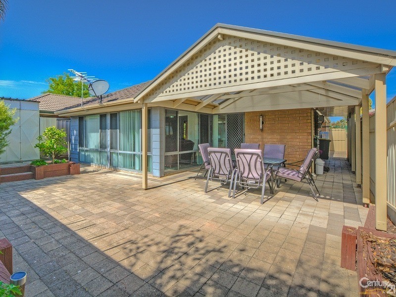25 Shoalwater Close, Seaford Rise SA 5169