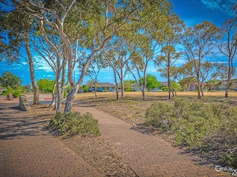 25 Shoalwater Close, Seaford Rise SA 5169