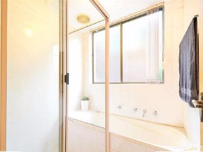 5 Woodland Grove, Aberfoyle Park SA 5159