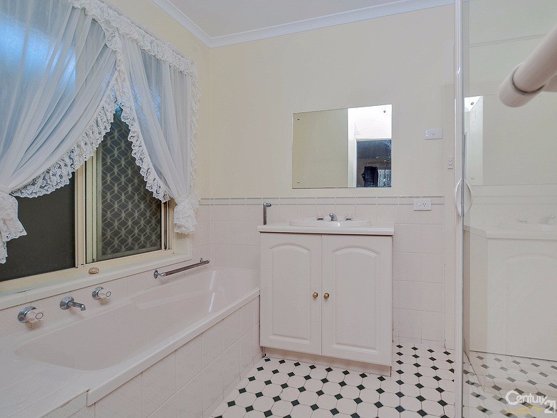 11 Shoalwater Close, Seaford Rise SA 5169