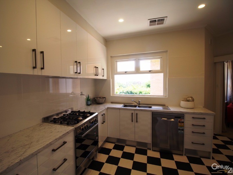 11 Sunnyside Road, St Georges SA 5064