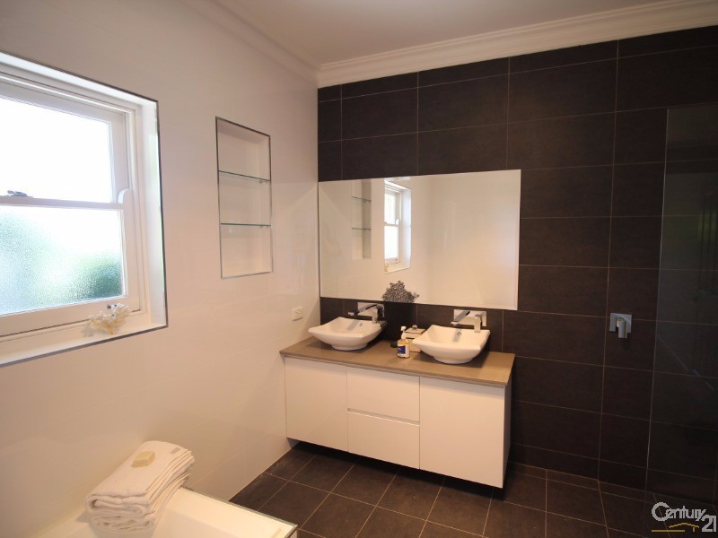 11 Sunnyside Road, St Georges SA 5064
