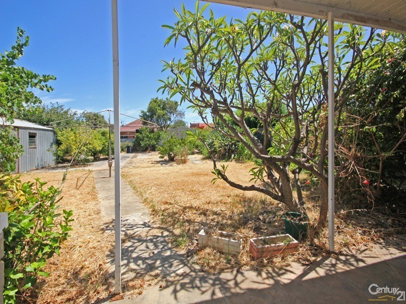 12 Lavinia Street, Hove SA 5048