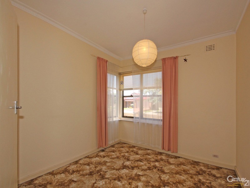 12 Lavinia Street, Hove SA 5048