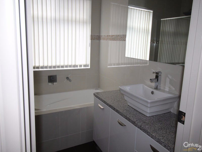 310 Oaklands Road, Park Holme SA 5043