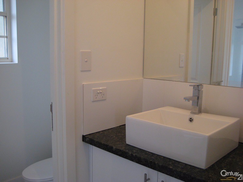 2/18 Quintus Terrace, Dover Gardens SA 5048