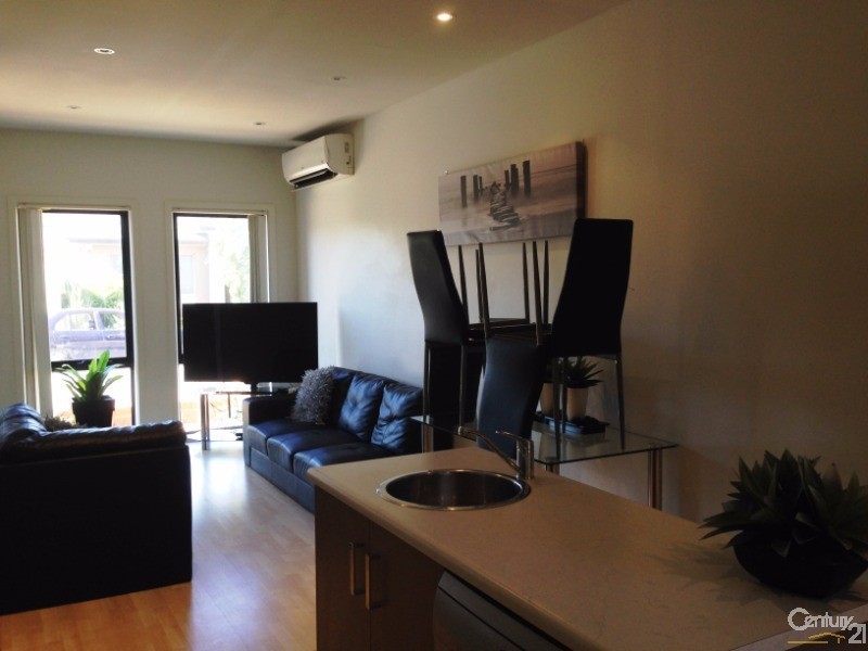 1 Franklin Avenue, Mawson Lakes SA 5095