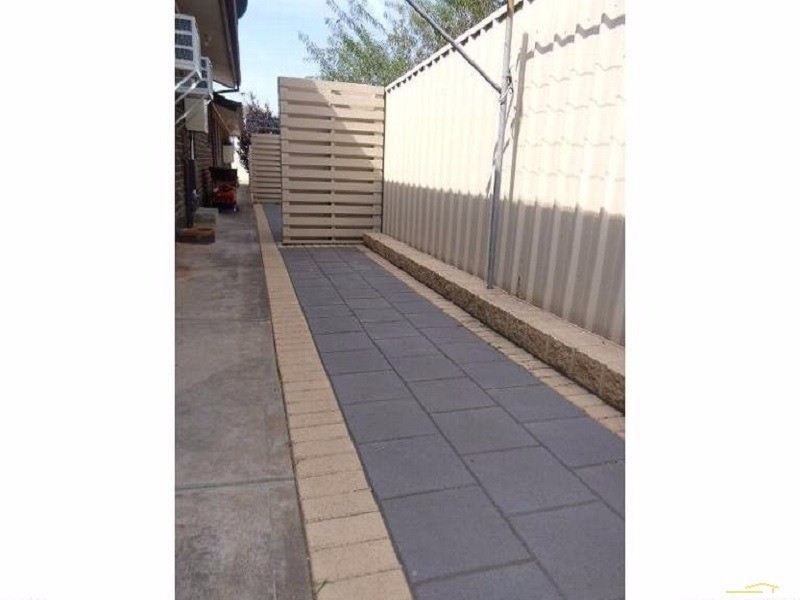 1/8 Hutchinson Avenue, Reynella SA 5161