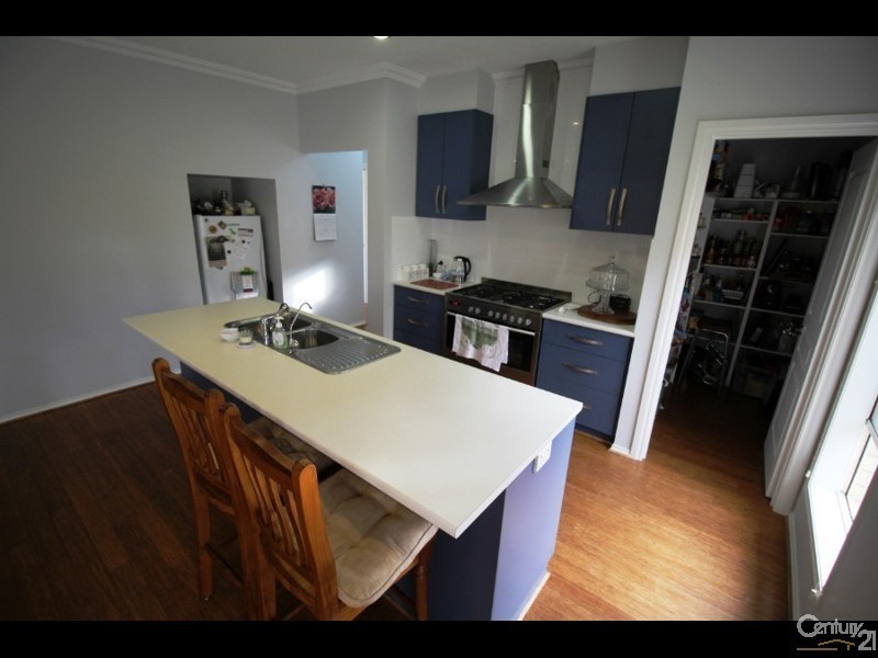 4 Merlon Avenue, Black Forest SA 5035