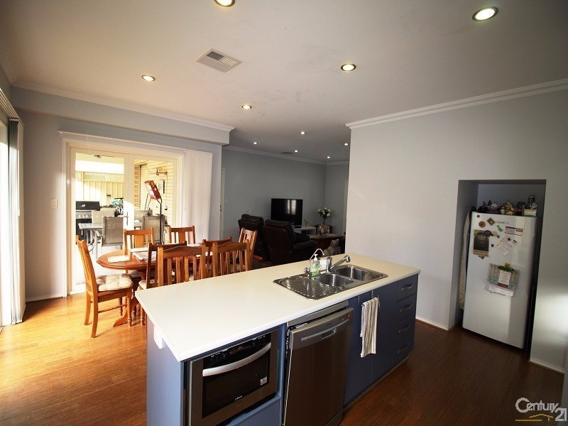 4 Merlon Avenue, Black Forest SA 5035