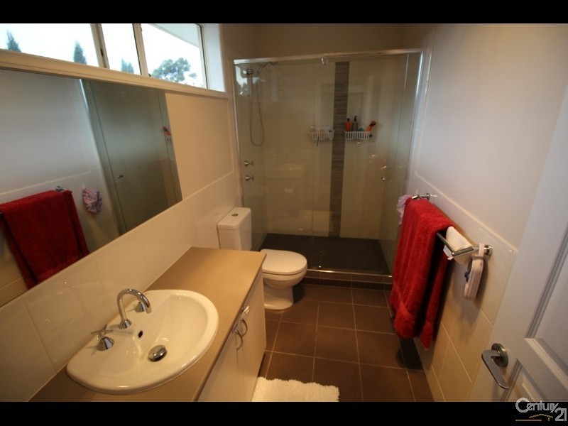 4 Merlon Avenue, Black Forest SA 5035