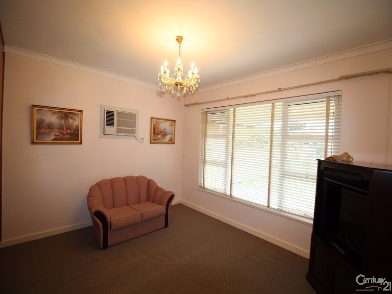 13 Montrose Avenue, Seaton SA 5023