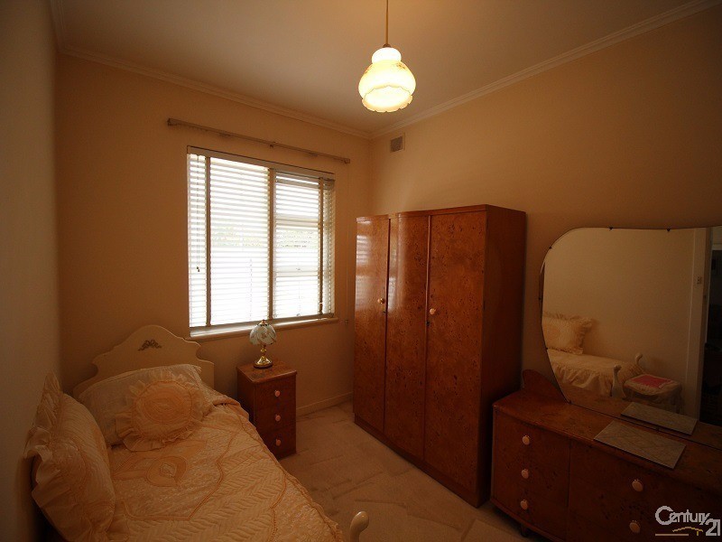 13 Montrose Avenue, Seaton SA 5023