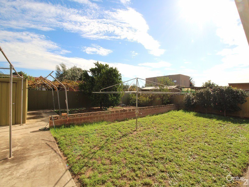 13 Montrose Avenue, Seaton SA 5023