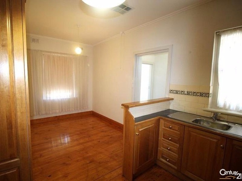 11 English Avenue, Clovelly Park SA 5042