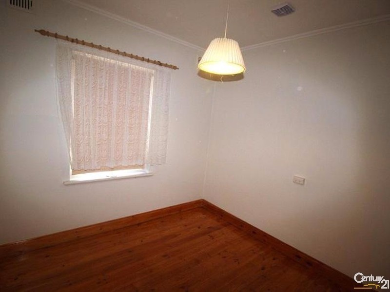 11 English Avenue, Clovelly Park SA 5042