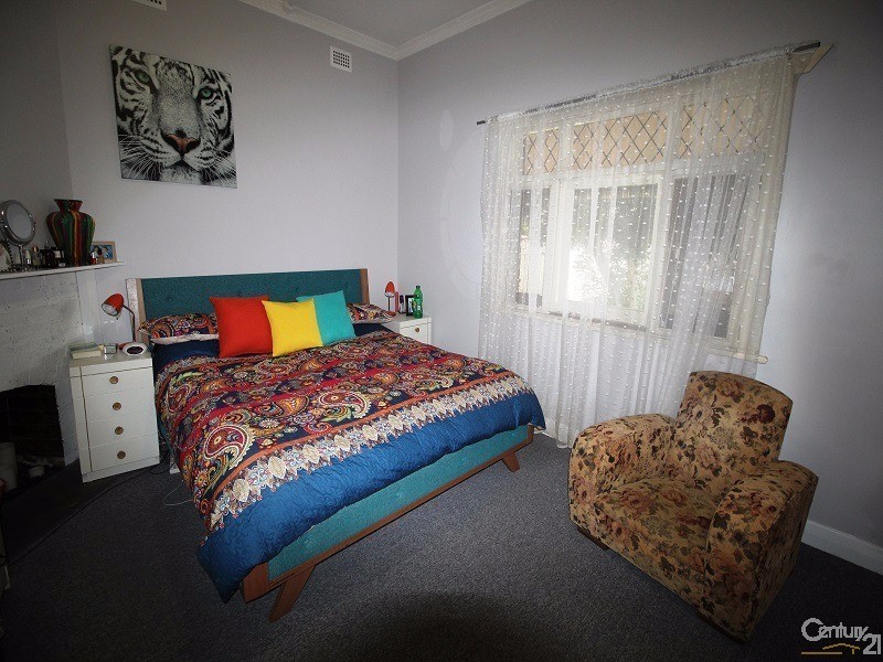 33 Winston Avenue, Cumberland Park SA 5041