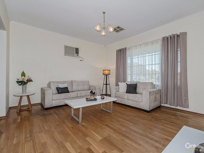 2 Walford Drive, Onkaparinga Hills SA 5163