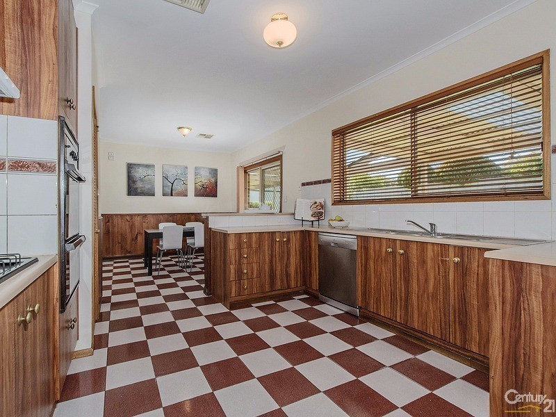 2 Walford Drive, Onkaparinga Hills SA 5163