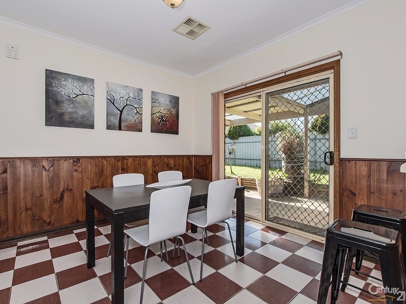 2 Walford Drive, Onkaparinga Hills SA 5163