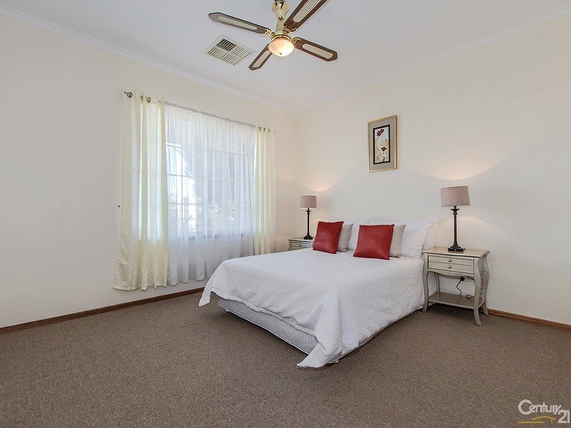 2 Walford Drive, Onkaparinga Hills SA 5163