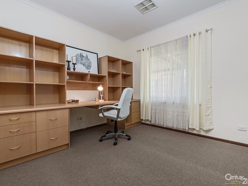 2 Walford Drive, Onkaparinga Hills SA 5163