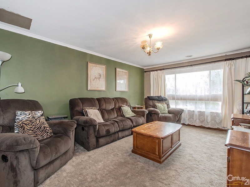 17 Inwood Road, Elizabeth East SA 5112