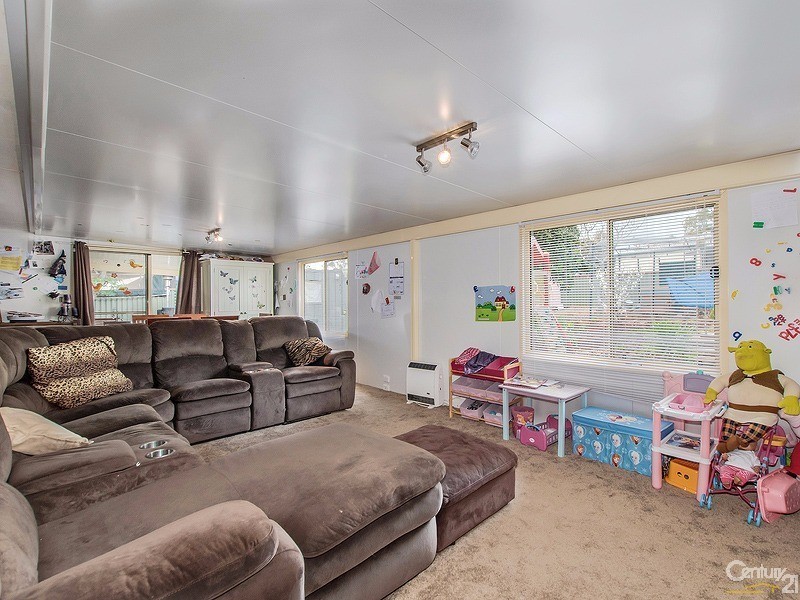 17 Inwood Road, Elizabeth East SA 5112