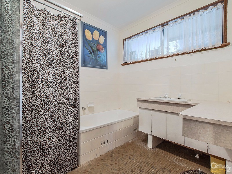 17 Inwood Road, Elizabeth East SA 5112