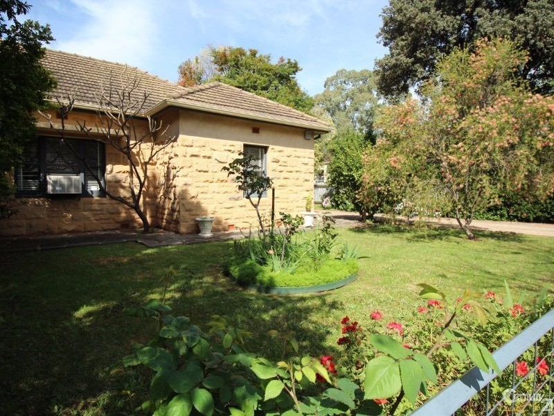 9 Eglington Avenue, Black Forest SA 5035