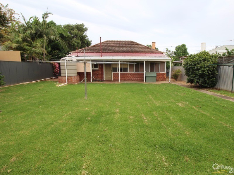 17 Mathias Avenue, Cumberland Park SA 5041