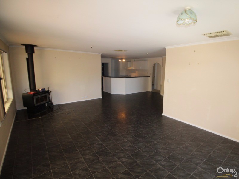 11 Gilbert Road, Mount Barker SA 5251