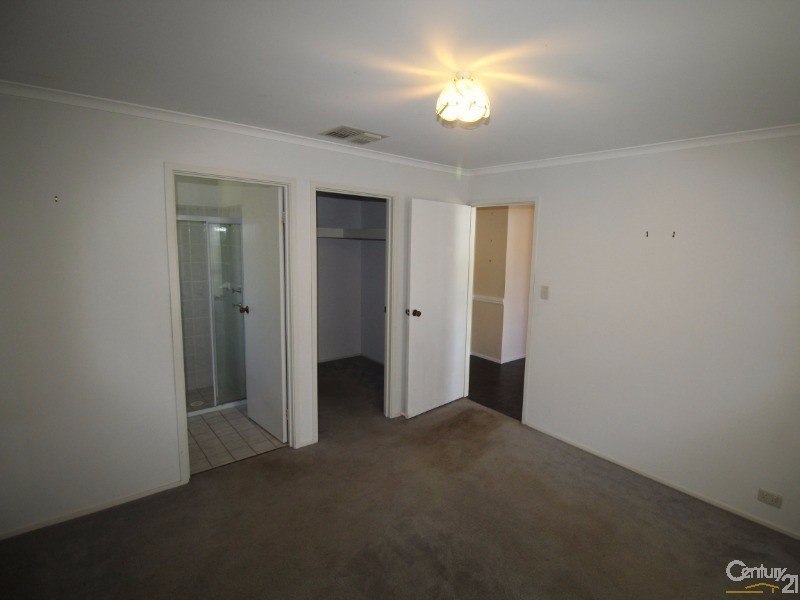 11 Gilbert Road, Mount Barker SA 5251