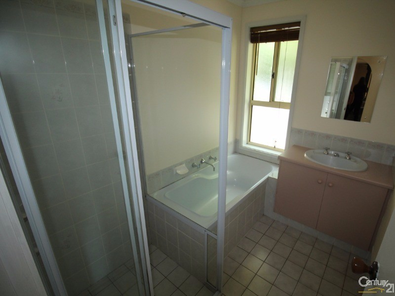 11 Gilbert Road, Mount Barker SA 5251