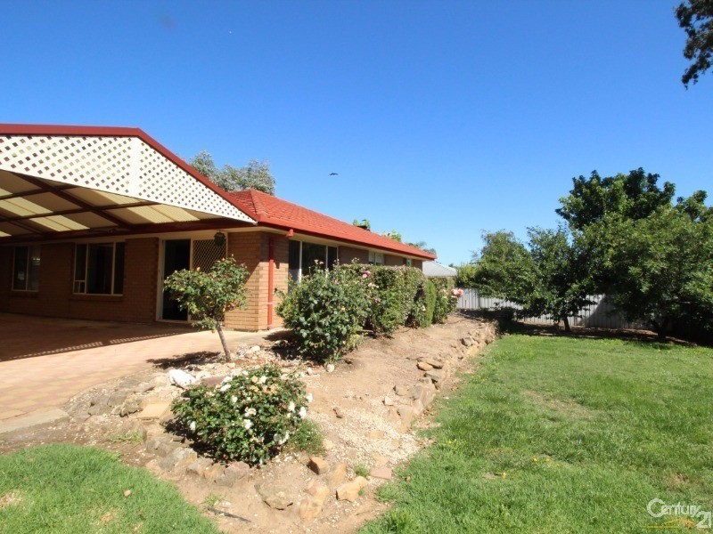 11 Gilbert Road, Mount Barker SA 5251